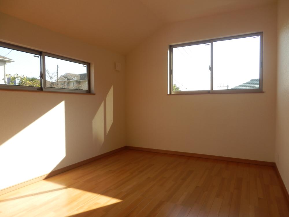 Non-living room. Indoor (12 May 2013) Shooting