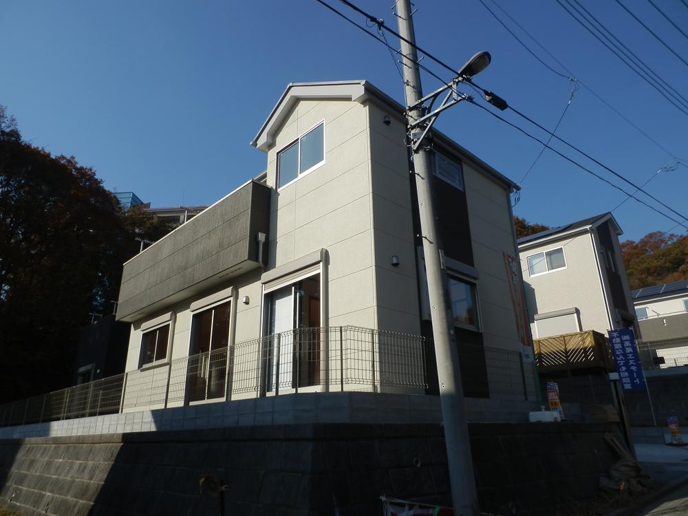 Local appearance photo. Local (12 May 2013) Shooting