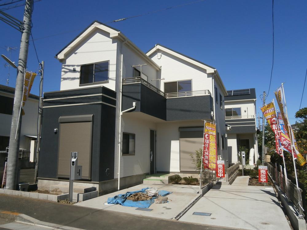 Local appearance photo. Local (10 May 2013) Shooting It is the back side (front right, Car Space)