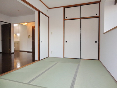 Living and room. ☆ Japanese-style room 6 quires ☆