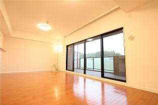 Living. Total units 198 units of the big community.  4LDK, Footprint 102.93 square meters, 20.3 Pledge of spacious LDK.  Pet breeding Allowed (bylaws Yes, Up to two dogs).