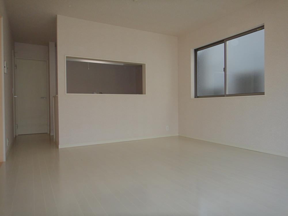 Same specifications photos (living)