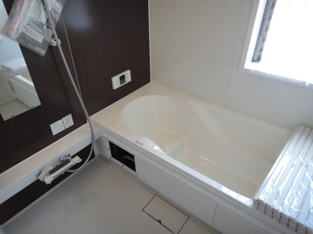 Same specifications photo (bathroom)