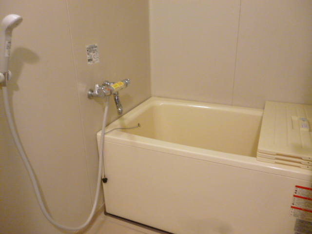 Bath. City gas, Automatic hot water Upholstery, With add-fired function.