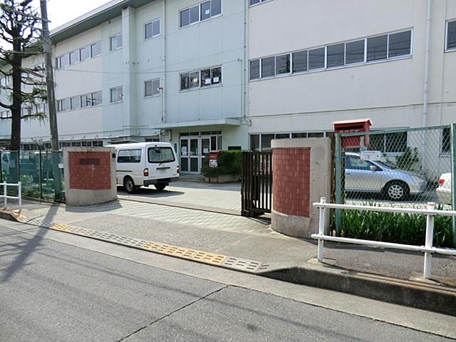 Junior high school. 710m to Hachioji Municipal third junior high school