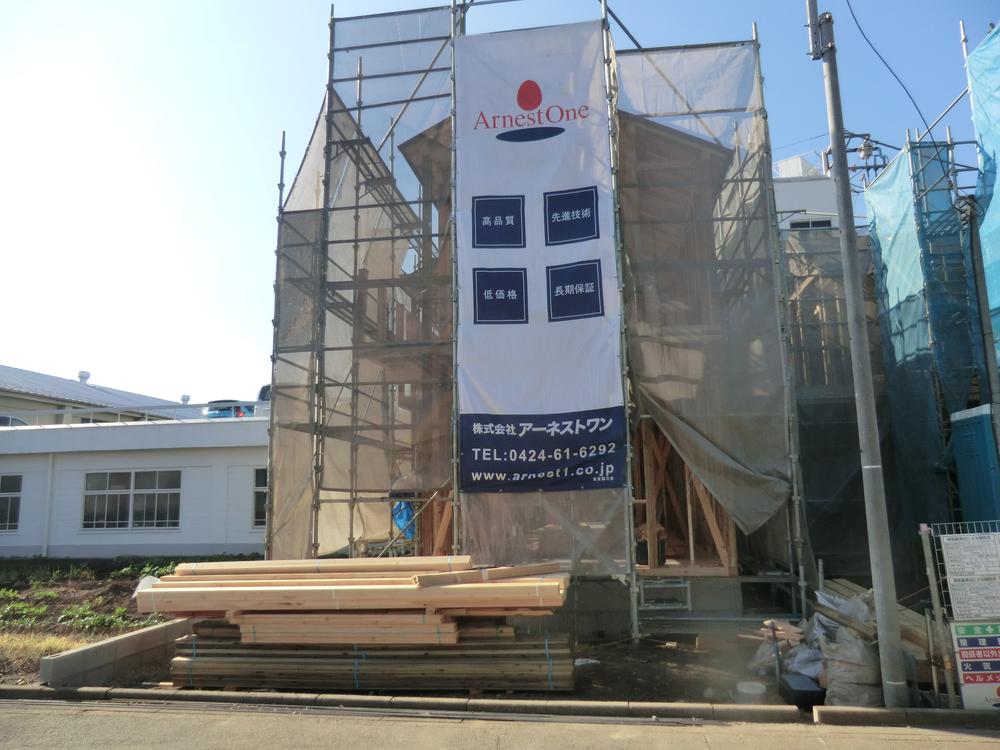 Local appearance photo. Local (12 May 2013) Shooting