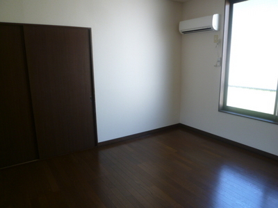 Living and room. Room 2