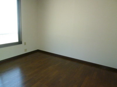 Living and room. Room 1