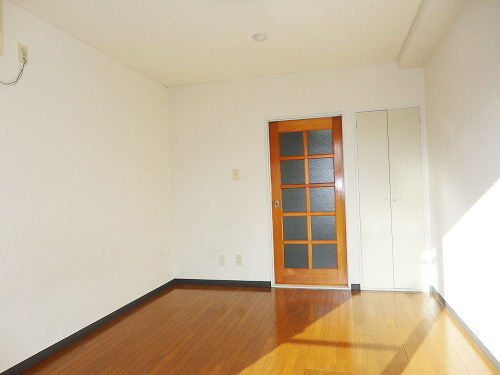 Living and room. Day good rooms