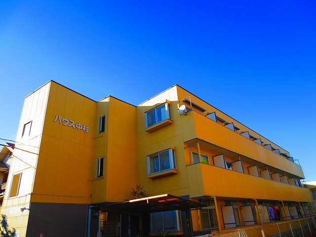 Building appearance. Complete photo