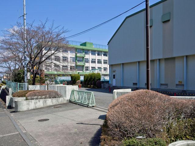 Primary school. Hachioji City Kashiwagi Elementary School 1330m to