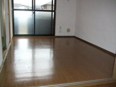 Living and room. Western-style 6 Pledge