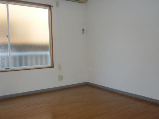 Living and room. Western-style 6 Pledge