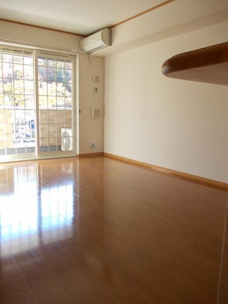 Living and room. Sunny and bright LDK