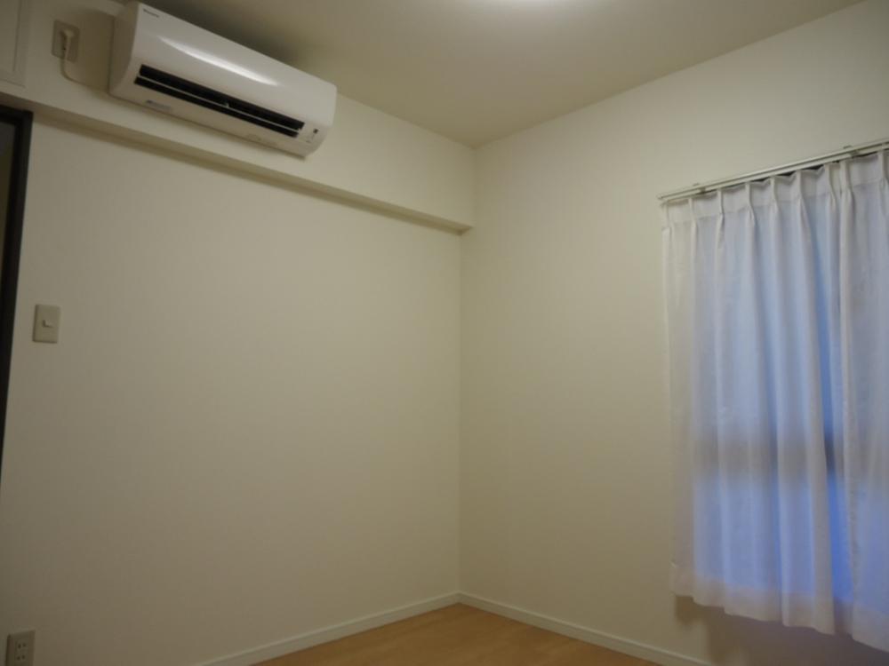 Non-living room. Indoor (12 May 2013) Shooting