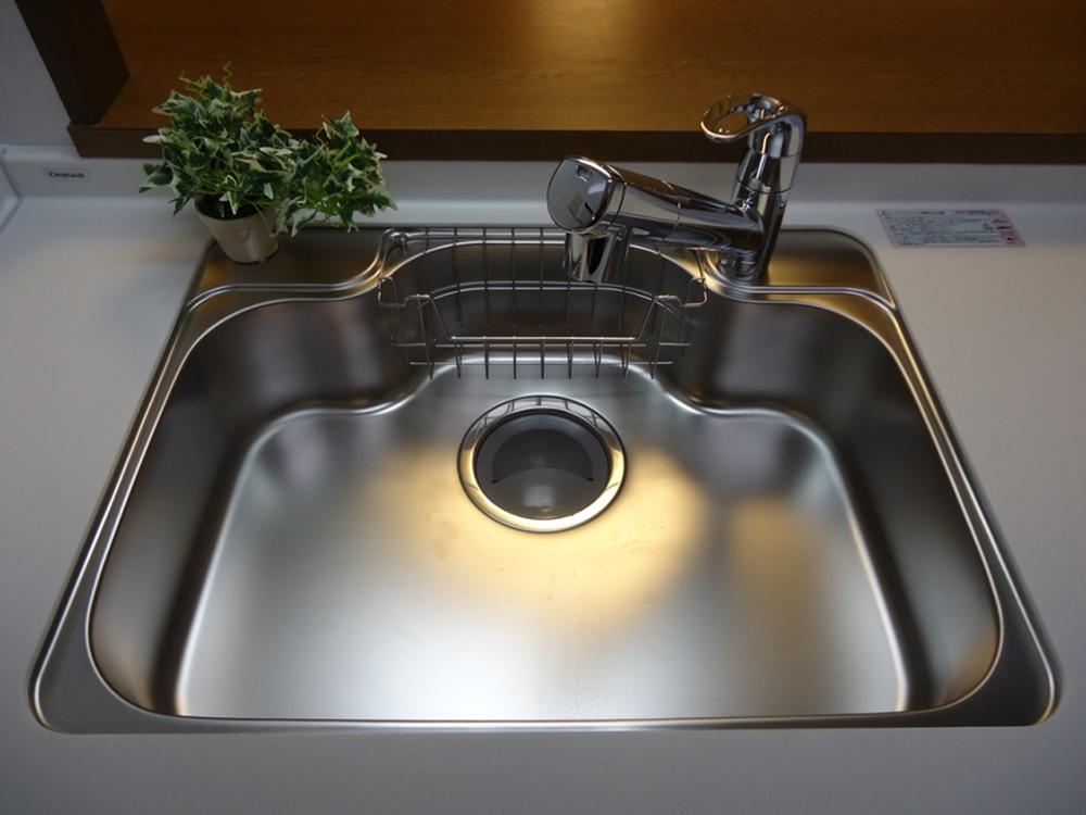 Kitchen. Indoor (12 May 2013) Shooting