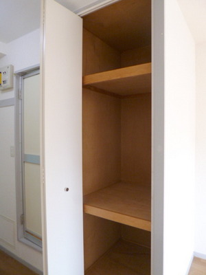 Receipt. ☆ Enter a lot! Storage space ☆