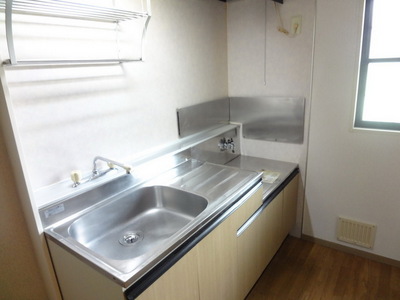 Kitchen.  ☆ With window! Two-burner stove installation Allowed ☆