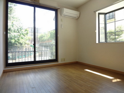 Living and room.  ☆ Two-sided lighting flooring Western-style ☆