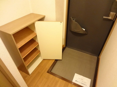 Entrance.  ☆ Entrance with cupboard ☆