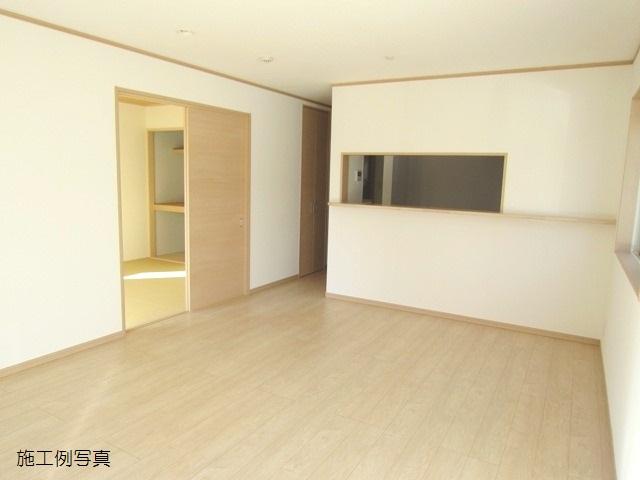 Same specifications photos (living). Construction example photo