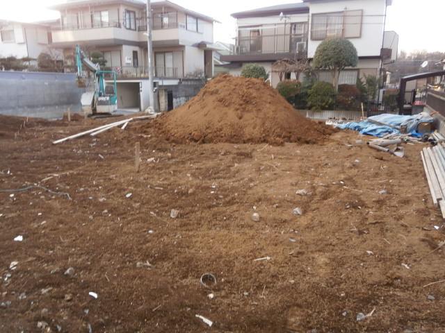 Local photos, including front road. 2013 December 24, shooting