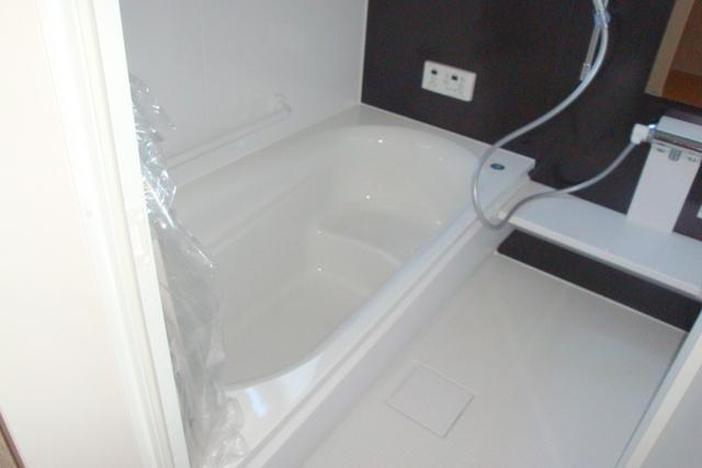 Bathroom. Indoor (12 May 2013) Shooting