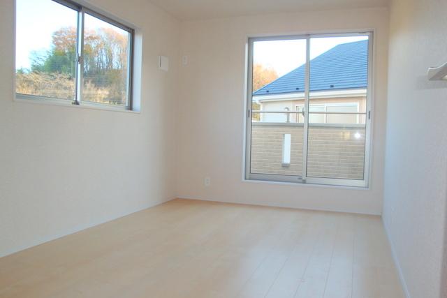 Non-living room. Indoor (12 May 2013) Shooting