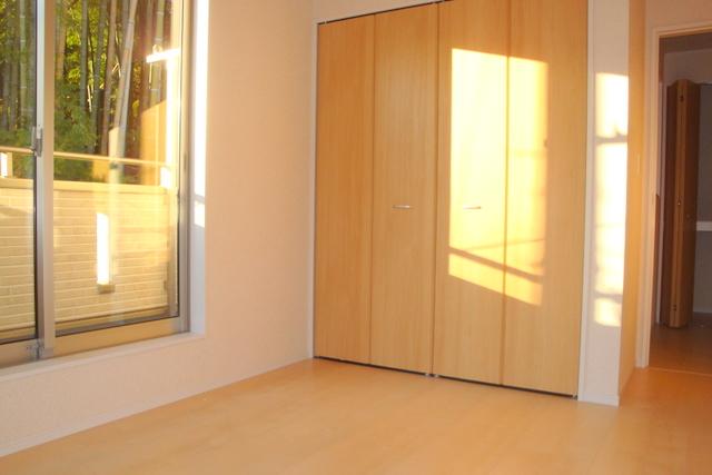 Non-living room. Indoor (12 May 2013) Shooting