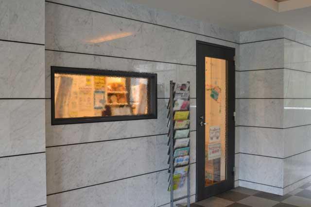 Entrance. Common areas