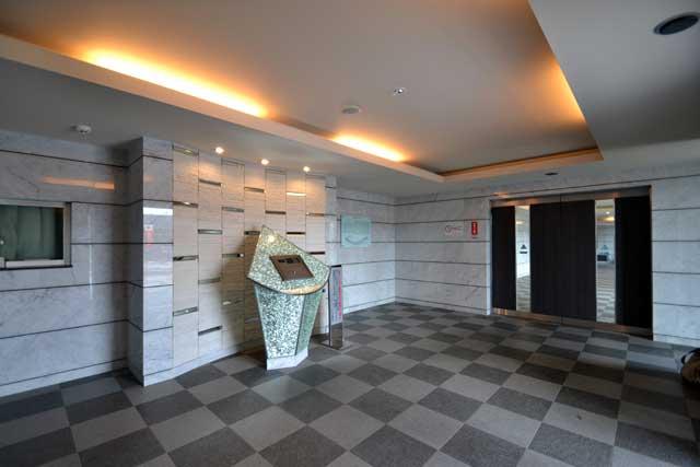 Entrance. Common areas