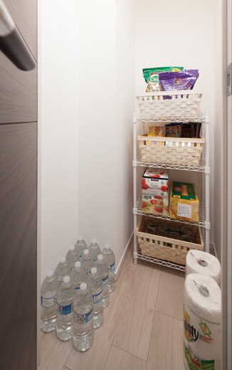 Kitchen.  [pantry] It was established pantry (the pantry) in the kitchen. Can food stock of the stock up, It is convenient to the busy home.  ※ Except for some type