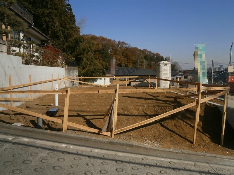 Local photos, including front road. Local (12 May 2013) Shooting