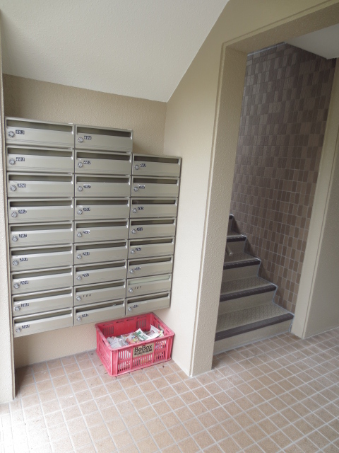 Other common areas. Spacious DK space