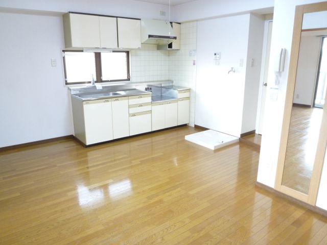 Living and room. It is recommended for those who stick to the size.