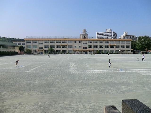 Primary school. 250m to Hachioji City Asakawa Elementary School