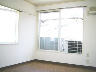 Other room space. It's bright corner room two sides lighting