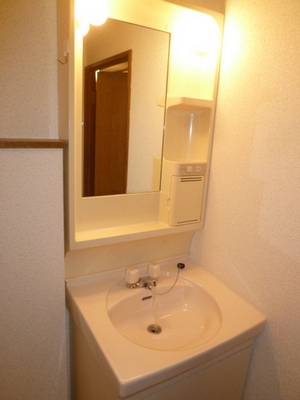 Washroom. ☆ Washbasin independence in dressing room ☆