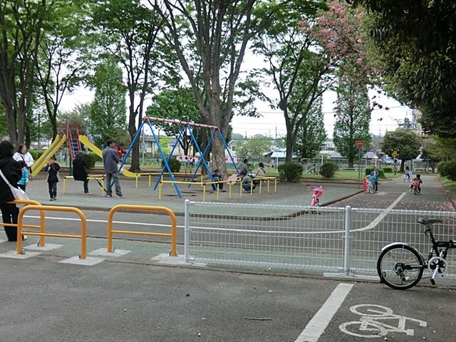 park. 660m until Higashiasakawa park