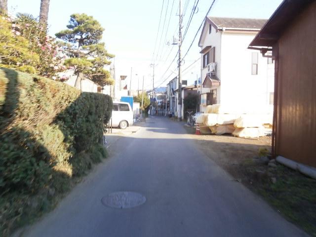 Local photos, including front road. 2013 December 2 shooting