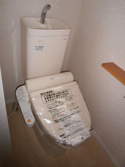 Toilet. Building 2 Bidet