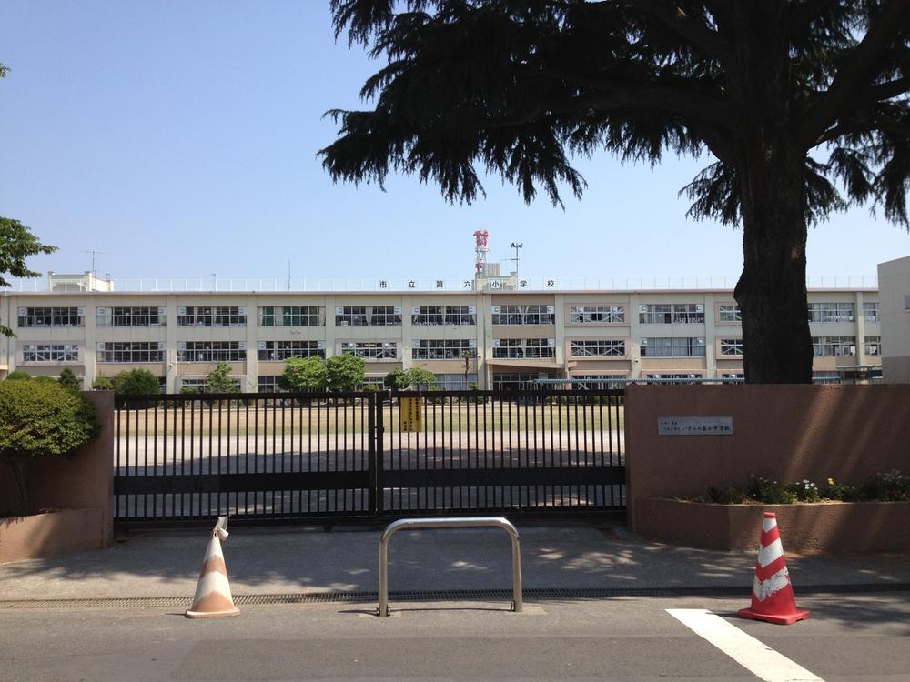 Primary school. Municipal sixth elementary school 760m