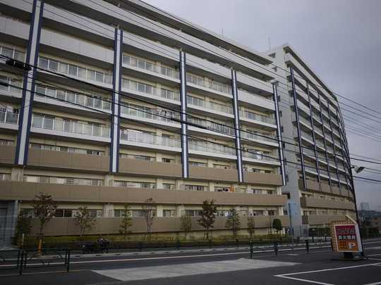 Local appearance photo. 2009. Built in Built shallow renovated keeping pets allowed apartment in positive hit in 7F angle room ・ View is also good.