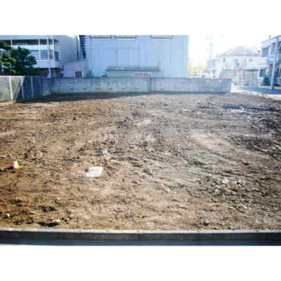 Local land photo. Exterior (2013 November)