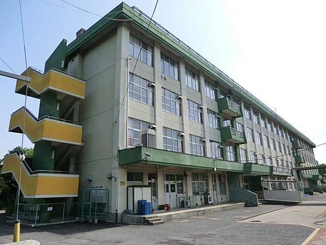 Primary school. 1300m to Hachioji City Kashiwagi Elementary School