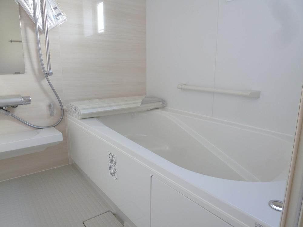 Bathroom. Barrier-free type ・ Ventilation dryer with bathroom (7 Building)