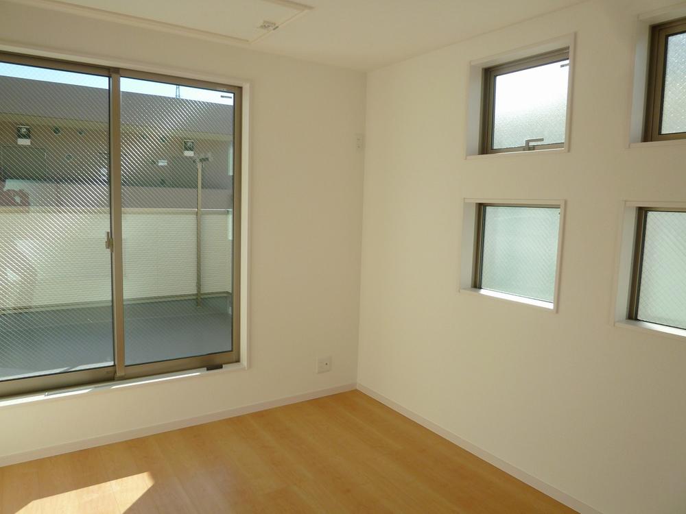 Non-living room. Western-style 6 Pledge Opening the windows open out to a wide balcony with depth. (7 Building)