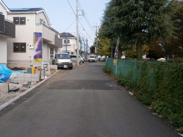 Local photos, including front road. 2013 October 31, 2008 shooting