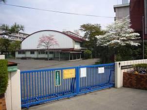 Primary school. Your school is also safe in the 30m walk 1 minute to Yokogawa elementary school