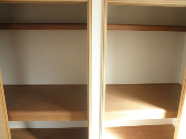 Receipt. Abundant storage space